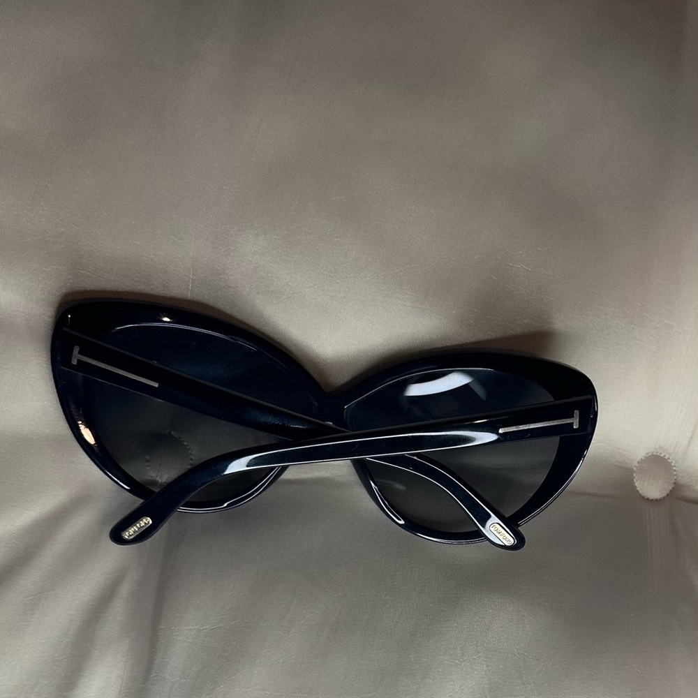 Tom Ford Madison Sunglasses - Picture 4 of 5
